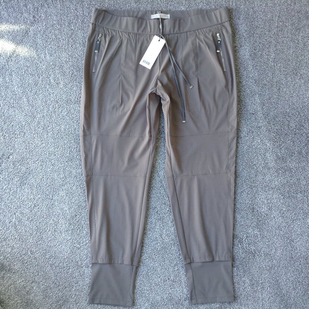 ⭐RAFFAELLO ROSSI “CANDY” JOGGER PANTS in Taupe, size 16 - NWT⭐